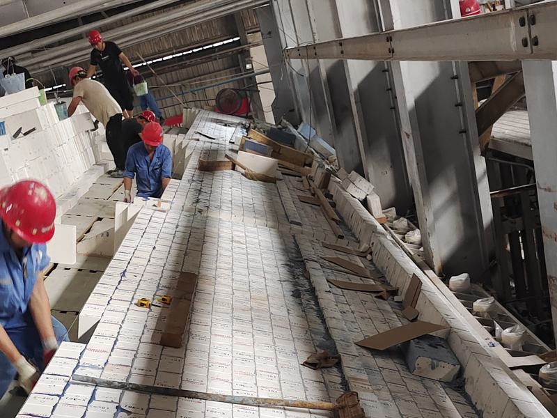 Application of Calcium Free Silica Bricks in Float Glass Kilns