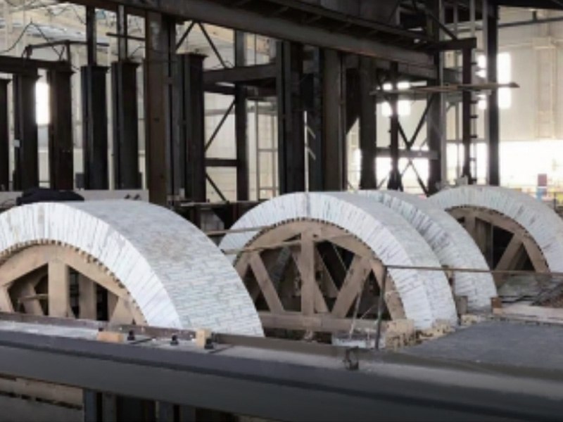 Application of DES-99 at the burner and tongue arch part of the glass furnace